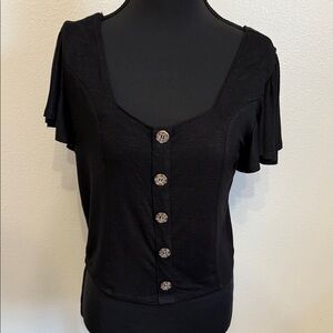 Versatile black Self-E top